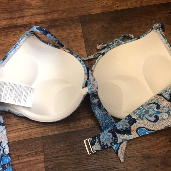 Swimwear - Picture 5 of 8